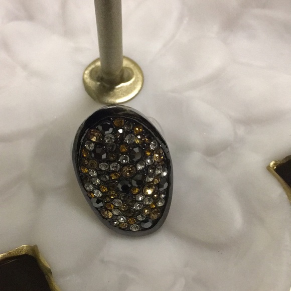 Great Ring! So much bling! - Picture 2 of 3